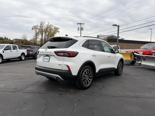 2025 Ford Escape PHEV Base