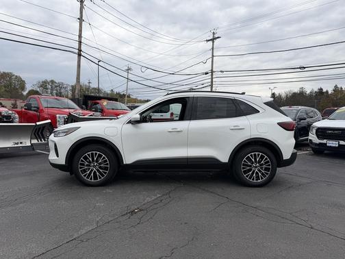 2025 Ford Escape PHEV Base