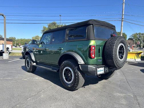 Eruption Green Metallic 2025 Ford Bronco Outer Banks