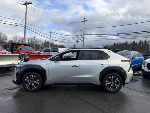 2025 Toyota bZ4X XLE