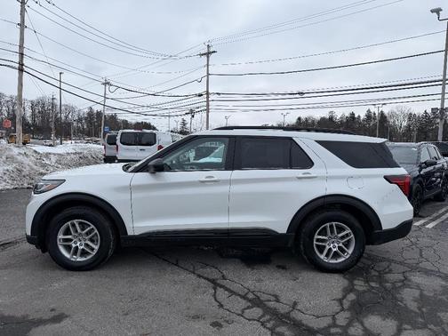 Star White Metallic Tri-Coat 2026 Ford Explorer Active