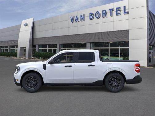 Space White Metallic 2025 Ford Maverick XLT