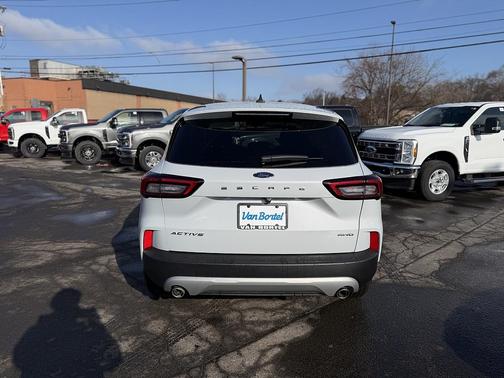 Space Silver Metallic 2025 Ford Escape Active