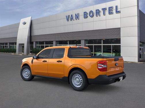 Orange Fury Metallic Tri-Coat 2026 Ford Maverick XL