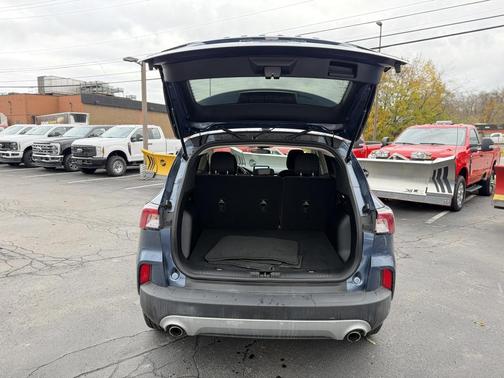 Blue Metallic 2020 Ford Escape SE