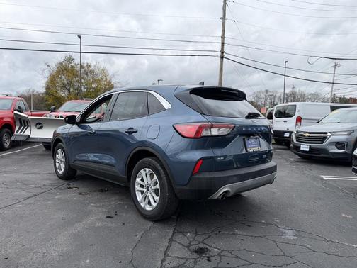 Blue Metallic 2020 Ford Escape SE