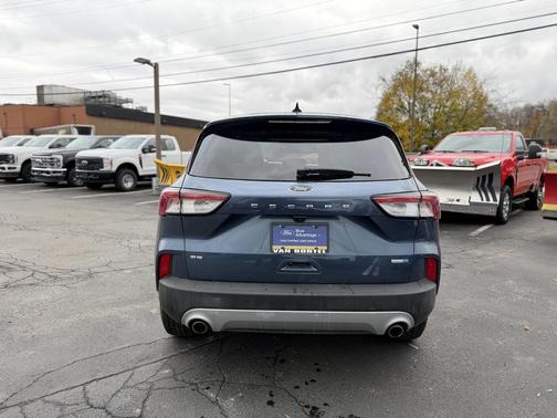 Blue Metallic 2020 Ford Escape SE