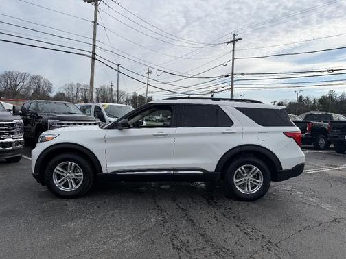 Star White Metallic Tri-Coat 2023 Ford Explorer XLT