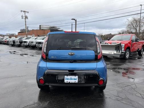2016 Kia Soul +