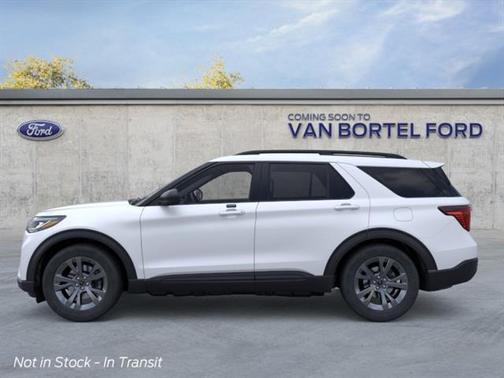 Star White Metallic Tri-Coat 2026 Ford Explorer Active