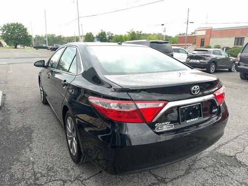 Midnight Black Metallic 2016 Toyota Camry XLE
