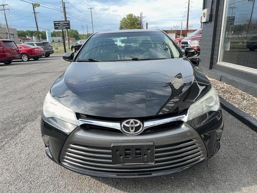 Midnight Black Metallic 2016 Toyota Camry XLE