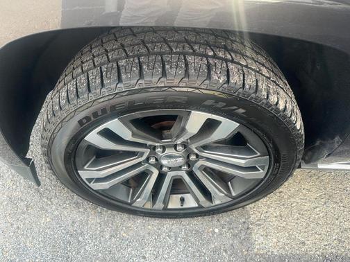Iridium Metallic 2018 GMC Yukon XL Denali