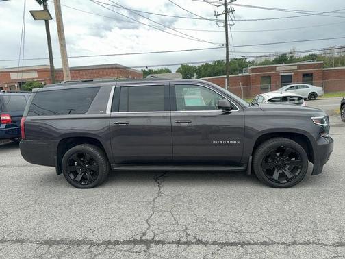 Tungsten Metallic 2018 Chevrolet Suburban LT