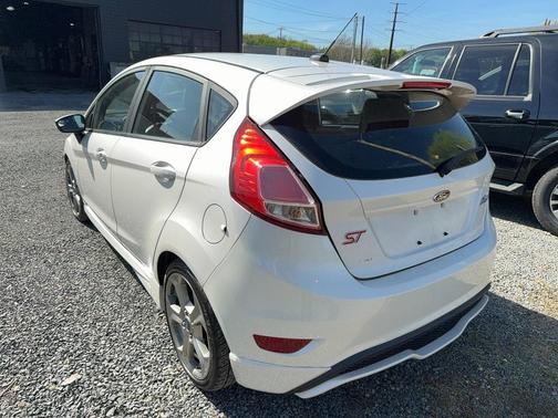 White Platinum Clearcoat Metallic 2017 Ford Fiesta ST