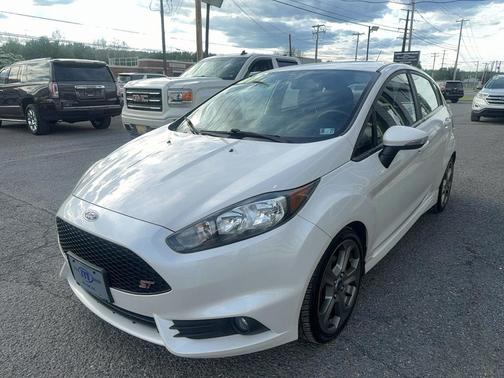 White Platinum Clearcoat Metallic 2017 Ford Fiesta ST