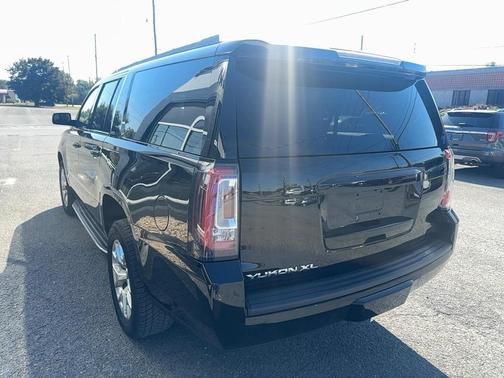 2017 GMC Yukon XL SLT