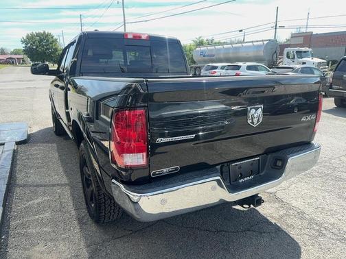 Brilliant Black Crystal Pearlcoat 2015 RAM 1500 SLT