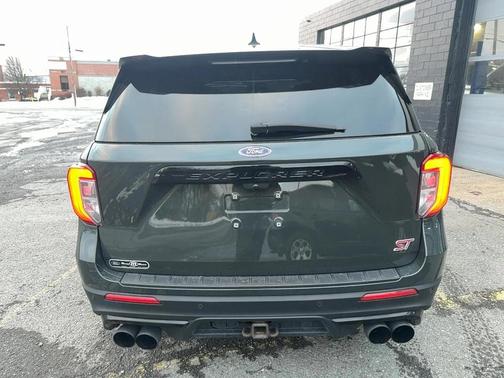 2022 Ford Explorer ST