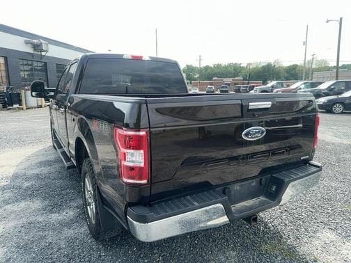 Red 2018 Ford F-150 XLT