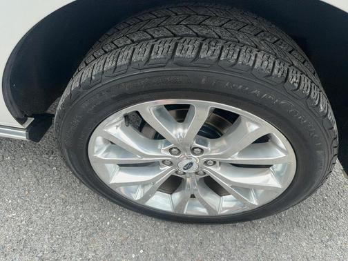 White Platinum 2018 Ford Expedition Platinum