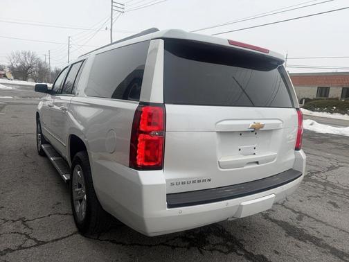 2017 Chevrolet Suburban LT