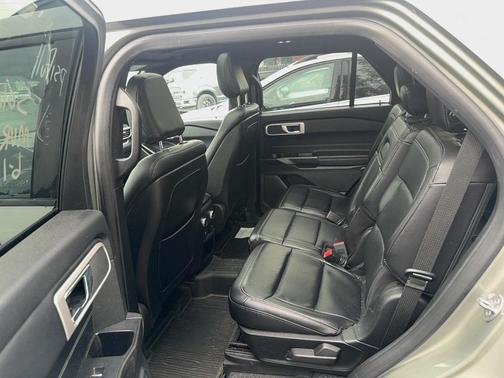 Silver Spruce Metallic 2020 Ford Explorer XLT
