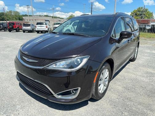 Dark Cordovan Pearlcoat 2019 Chrysler Pacifica Touring L
