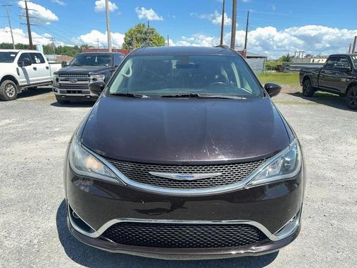 Dark Cordovan Pearlcoat 2019 Chrysler Pacifica Touring L