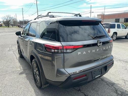 2022 Nissan Pathfinder SV 4WD