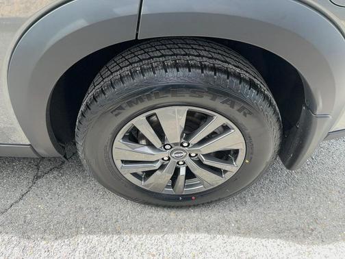 2022 Nissan Pathfinder SV 4WD