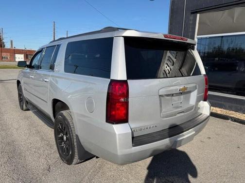 2017 Chevrolet Suburban LT
