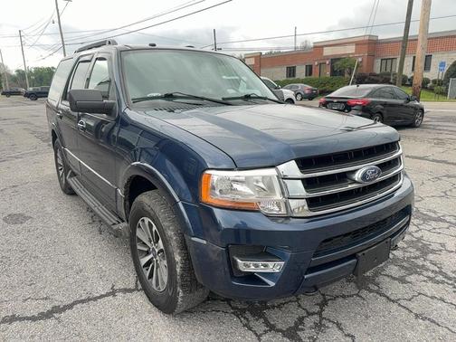 White 2017 Ford Expedition XLT
