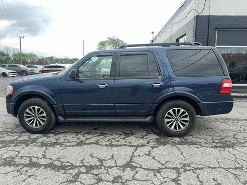 White 2017 Ford Expedition XLT