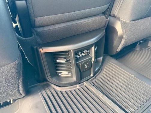 2021 RAM 2500 Big Horn Crew Cab 4x4 6'4' Box