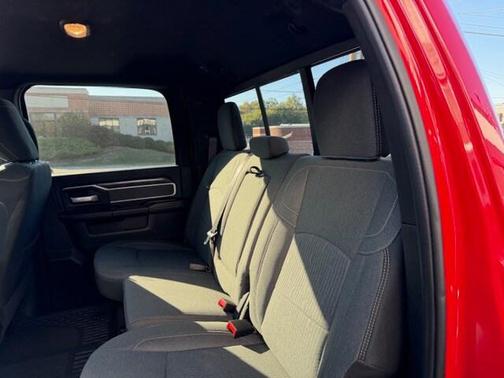 2021 RAM 2500 Big Horn Crew Cab 4x4 6'4' Box