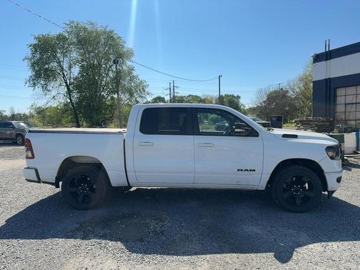 Bright White Clearcoat 2021 RAM 1500 Big Horn/Lone Star