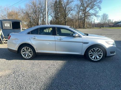 Ingot Silver 2016 Ford Taurus Limited