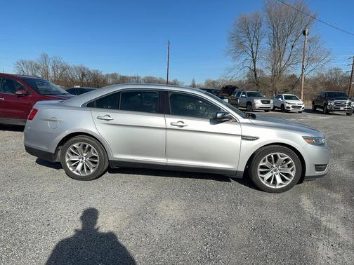 2016 Ford Taurus Limited