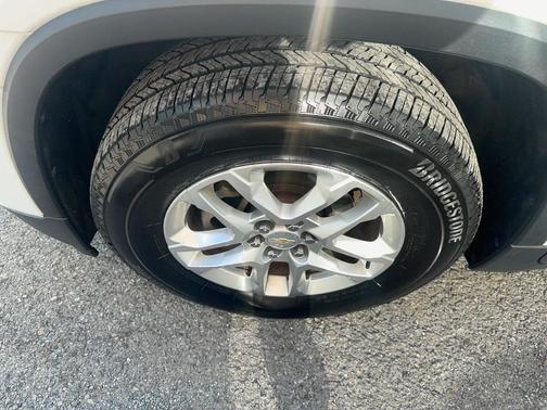 Summit White 2019 Chevrolet Traverse LT Leather