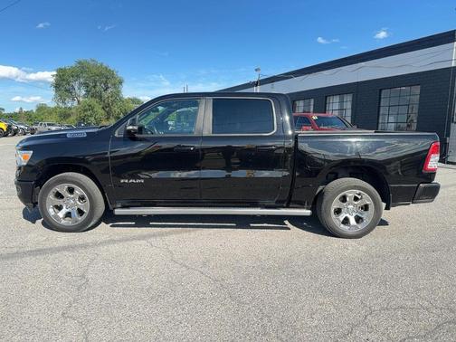 Diamond Black Crystal Pearlcoat 2019 RAM 1500 Big Horn