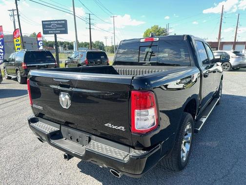 Diamond Black Crystal Pearlcoat 2019 RAM 1500 Big Horn