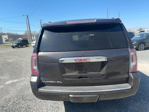 White Frost Tricoat 2016 GMC Yukon XL Denali