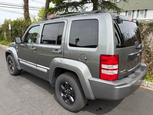 Grey 2012 Jeep Liberty Limited