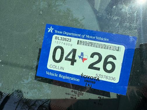 white 2005 Toyota Tacoma Base