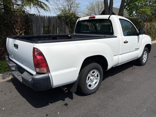 white 2005 Toyota Tacoma Base