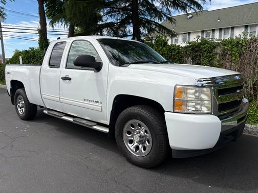 white 2011 Chevrolet Silverado 1500 LS