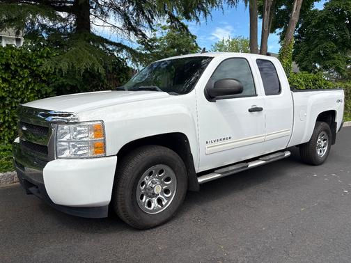 white 2011 Chevrolet Silverado 1500 LS