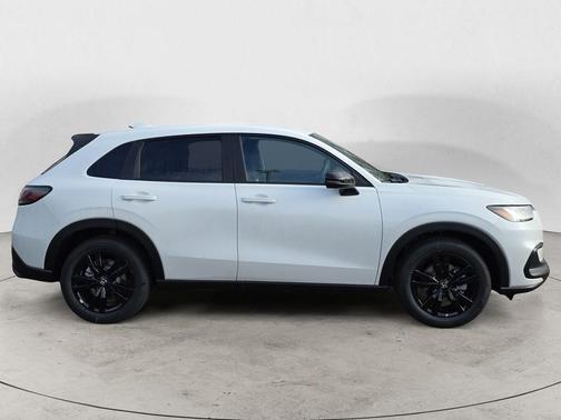 Platinum White Pearl 2026 Honda HR-V Sport