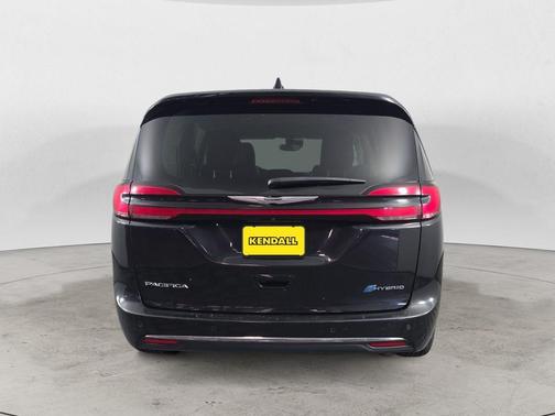 Brilliant Black Crystal Pearlcoat 2023 Chrysler Pacifica Hybrid Touring L